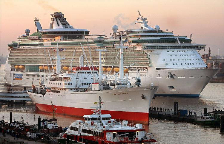 freedom_seas_002.jpg
